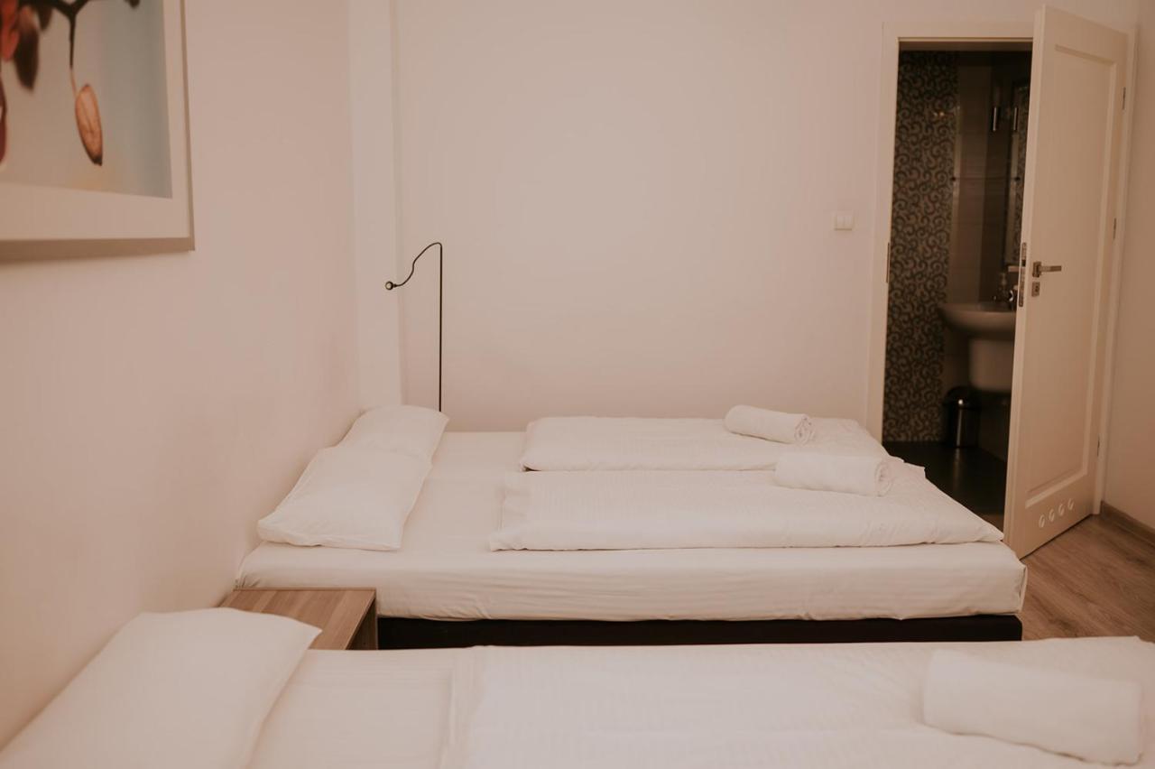Hotel Garden Olesnica  Bagian luar foto