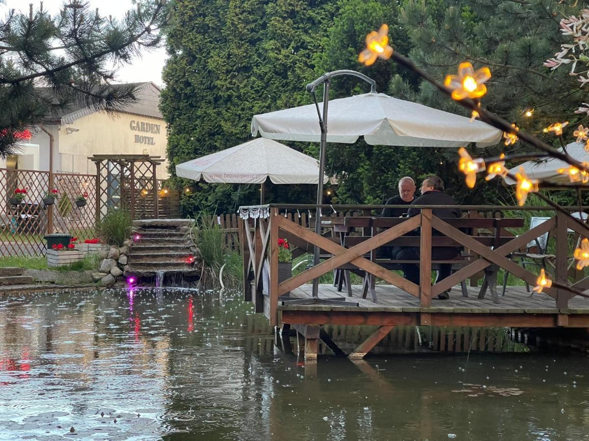 Hotel Garden Olesnica  Bagian luar foto