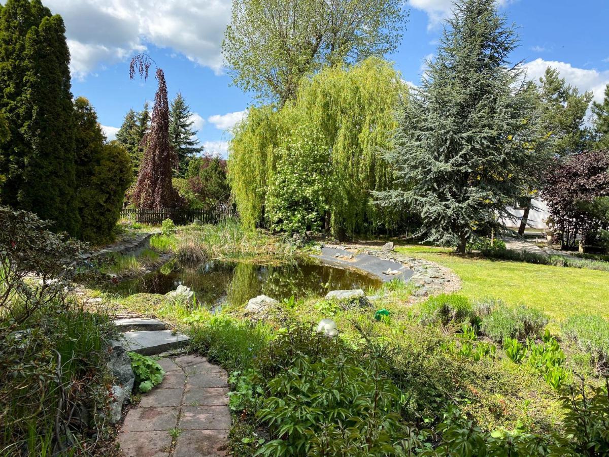 Hotel Garden Olesnica  Bagian luar foto